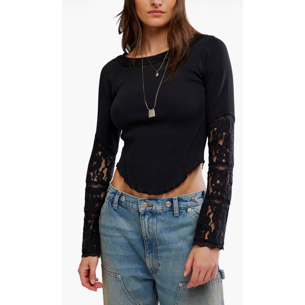 Amber Lace Cuff long sleeve thermal NWOT